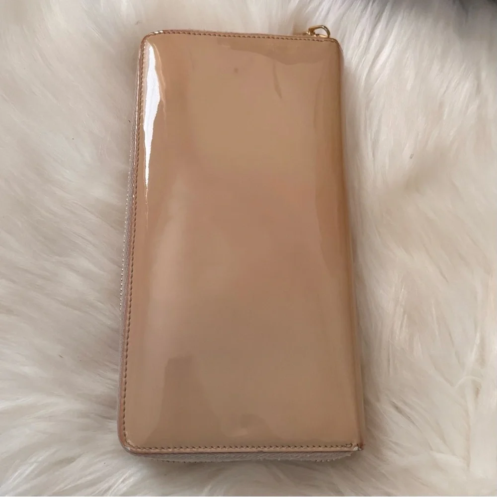 YSL Beige Patent Leather Continental Zip Around Wallet - Picture 2 of 15